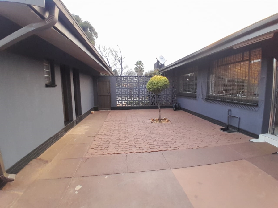 3 Bedroom Property for Sale in Oberholzer Gauteng