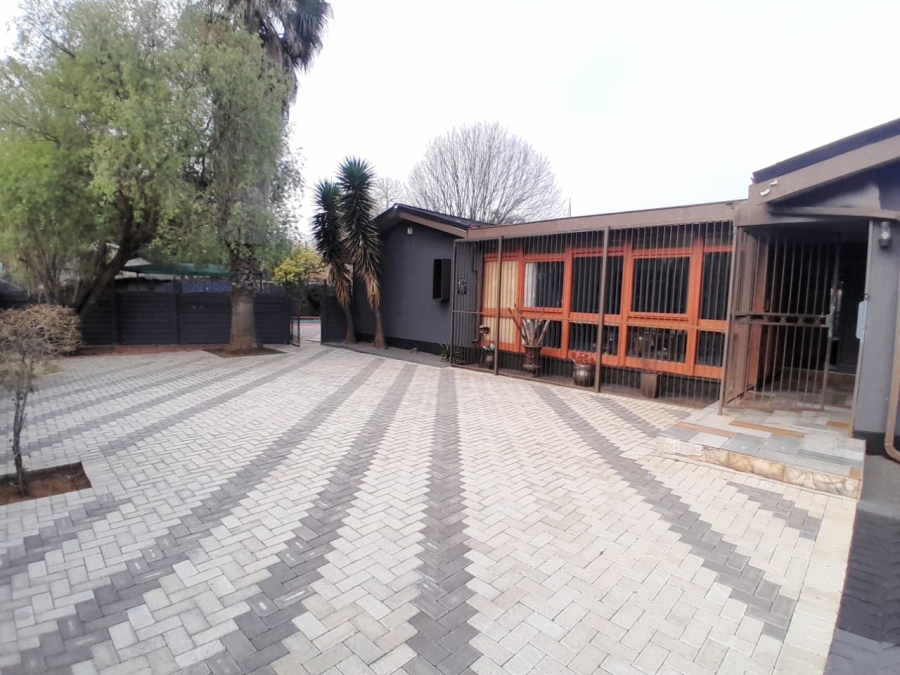 3 Bedroom Property for Sale in Oberholzer Gauteng