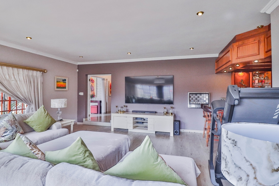 4 Bedroom Property for Sale in Lambton Gauteng