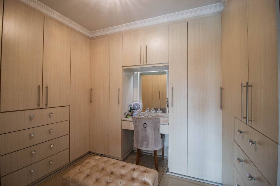 4 Bedroom Property for Sale in Lambton Gauteng