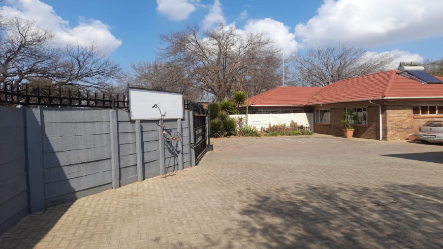 7 Bedroom Property for Sale in Vanderbijlpark CW 2 Gauteng