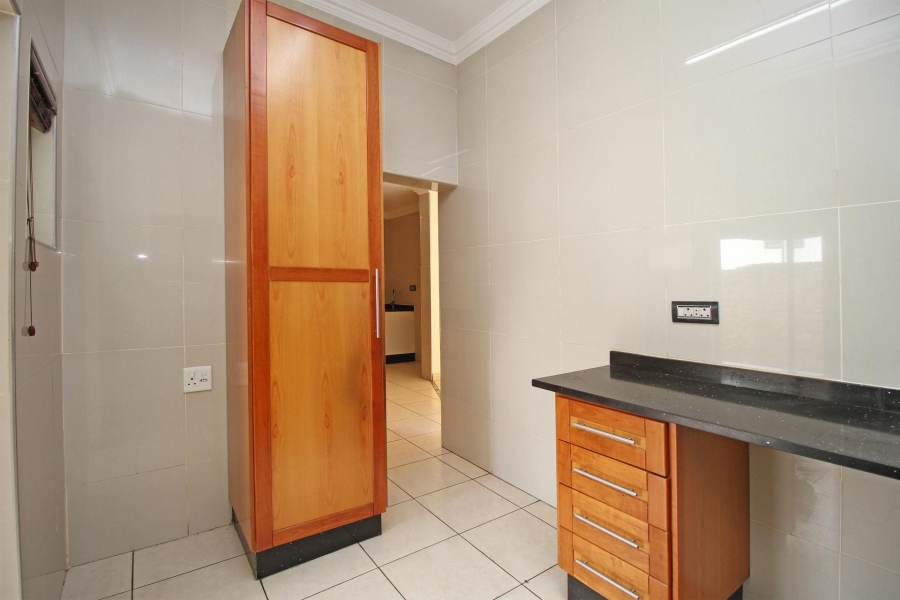 5 Bedroom Property for Sale in Kyalami Glen Estate Gauteng