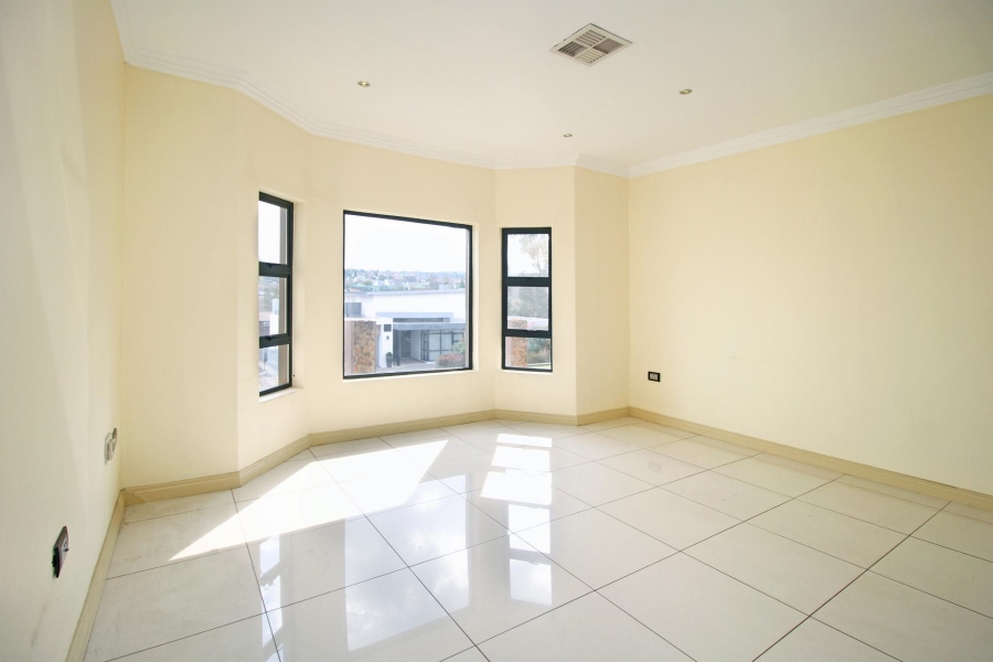 5 Bedroom Property for Sale in Kyalami Glen Estate Gauteng