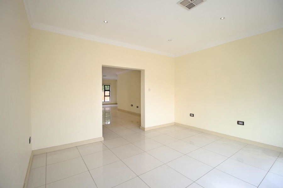 5 Bedroom Property for Sale in Kyalami Glen Estate Gauteng