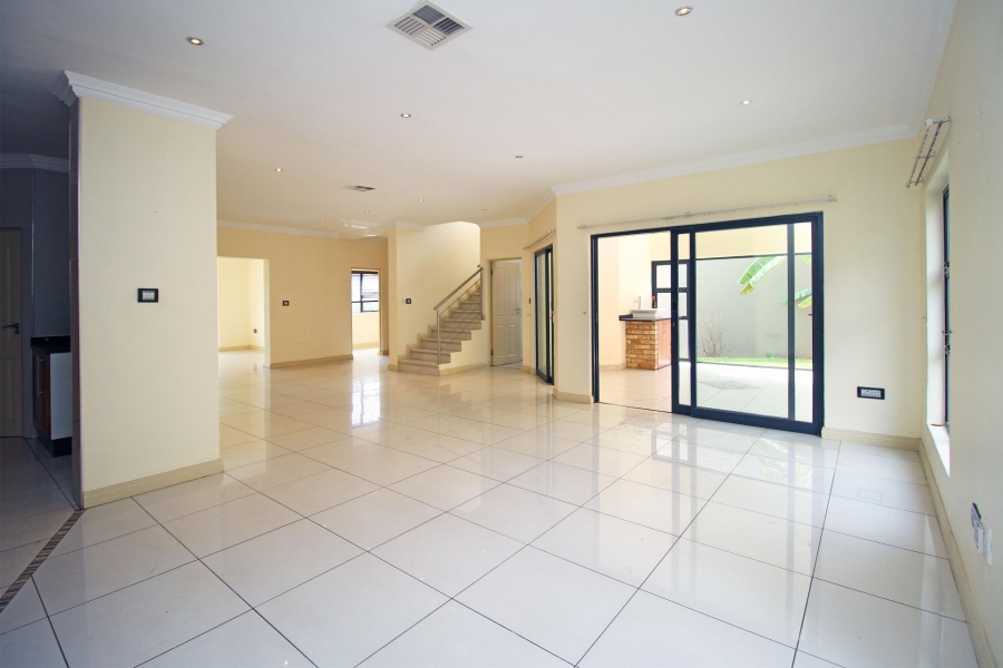 5 Bedroom Property for Sale in Kyalami Glen Estate Gauteng