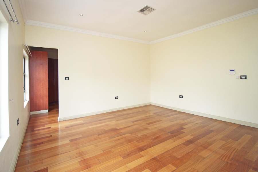 5 Bedroom Property for Sale in Kyalami Glen Estate Gauteng
