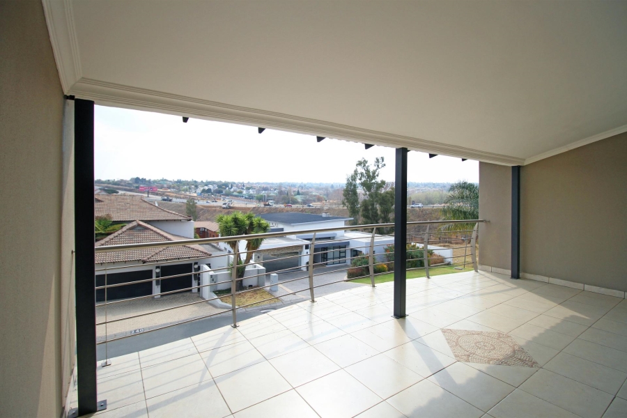 5 Bedroom Property for Sale in Kyalami Glen Estate Gauteng