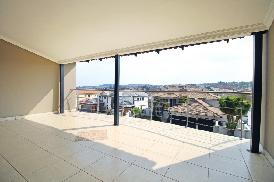 5 Bedroom Property for Sale in Kyalami Glen Estate Gauteng