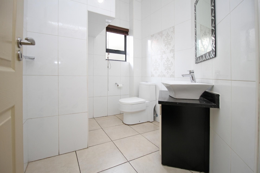 5 Bedroom Property for Sale in Kyalami Glen Estate Gauteng