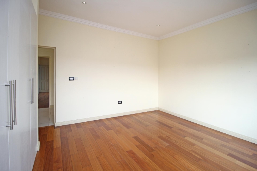 5 Bedroom Property for Sale in Kyalami Glen Estate Gauteng