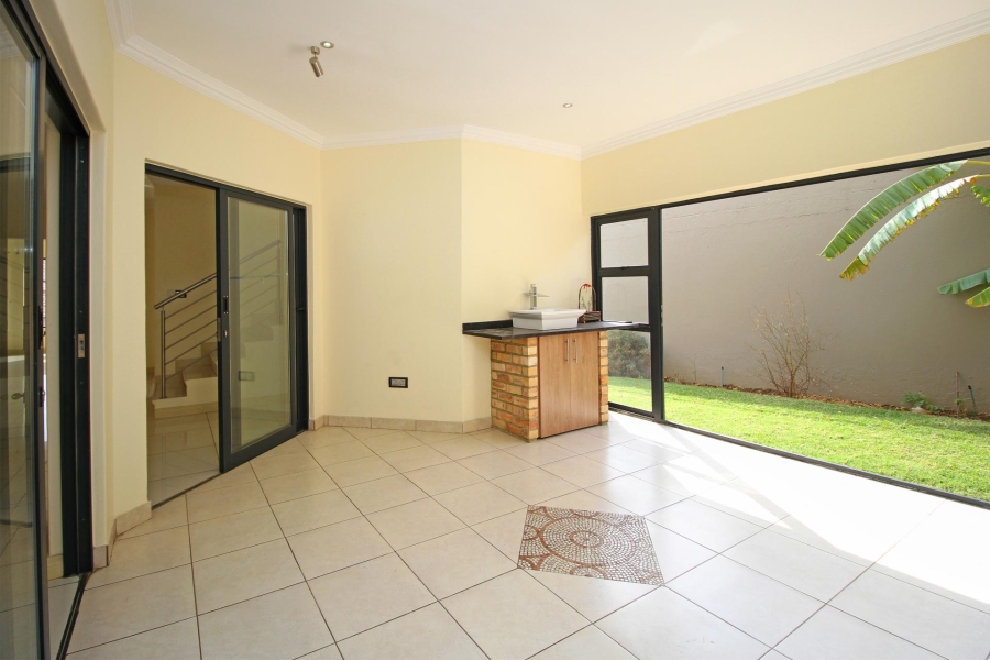 5 Bedroom Property for Sale in Kyalami Glen Estate Gauteng