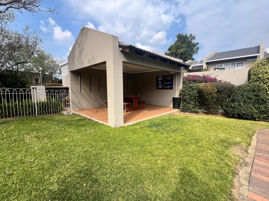 To Let 2 Bedroom Property for Rent in Sundowner Gauteng