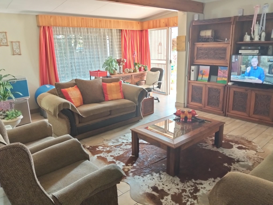 4 Bedroom Property for Sale in Garsfontein Gauteng