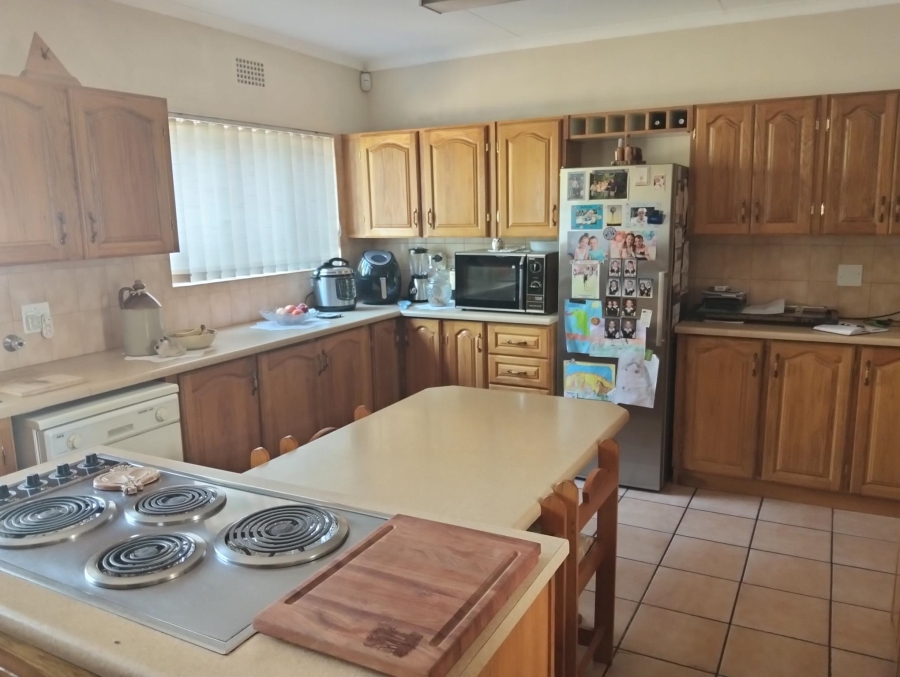 4 Bedroom Property for Sale in Garsfontein Gauteng