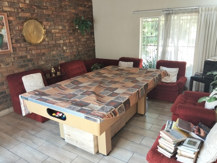 4 Bedroom Property for Sale in Garsfontein Gauteng