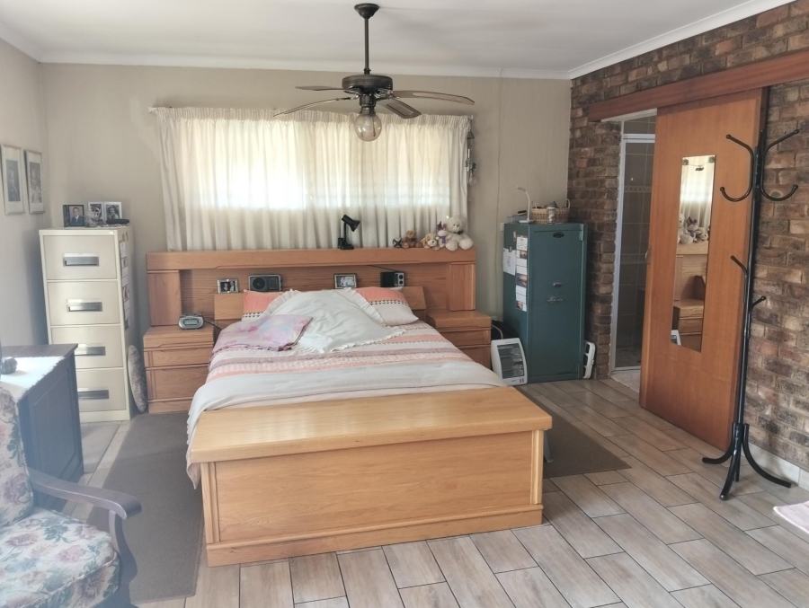 4 Bedroom Property for Sale in Garsfontein Gauteng