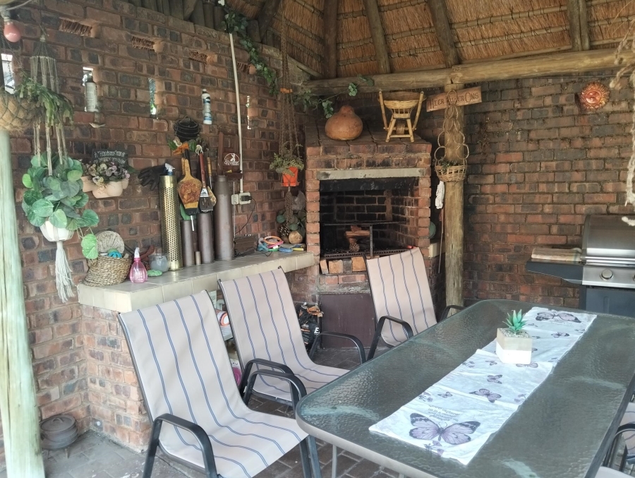 4 Bedroom Property for Sale in Garsfontein Gauteng