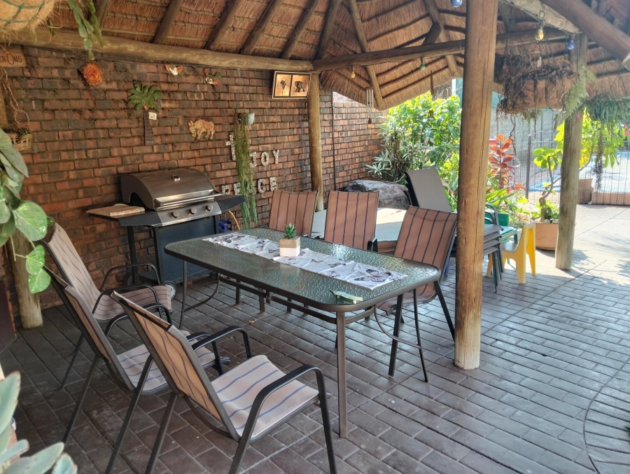 4 Bedroom Property for Sale in Garsfontein Gauteng