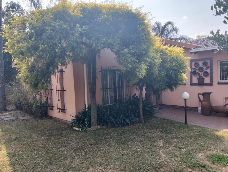 4 Bedroom Property for Sale in Garsfontein Gauteng