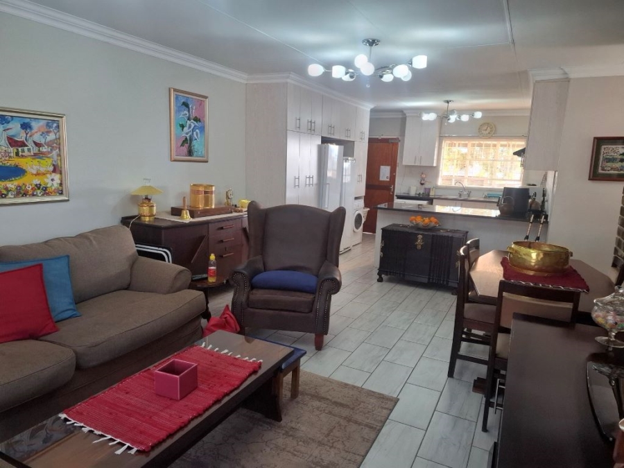 2 Bedroom Property for Sale in Noordheuwel Gauteng