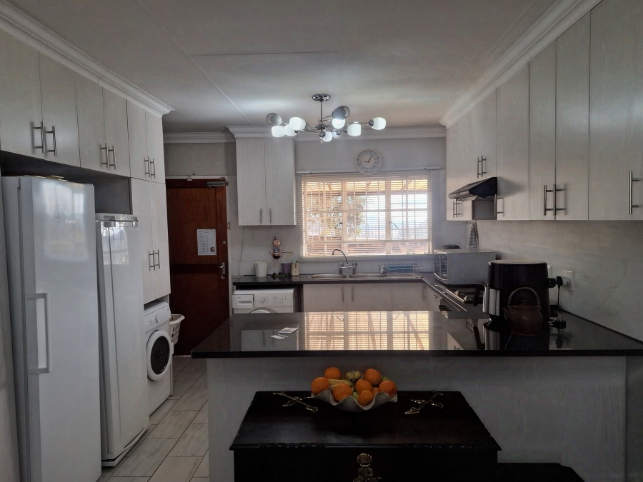 2 Bedroom Property for Sale in Noordheuwel Gauteng
