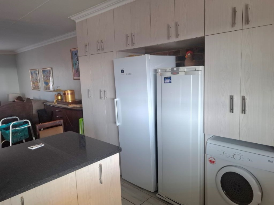 2 Bedroom Property for Sale in Noordheuwel Gauteng