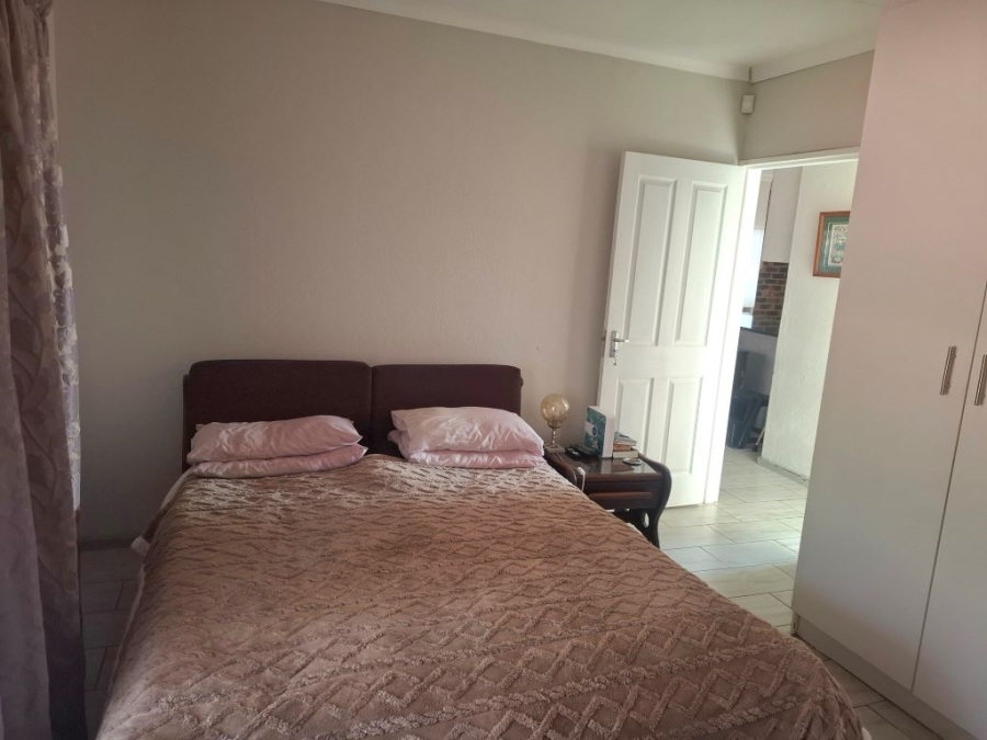 2 Bedroom Property for Sale in Noordheuwel Gauteng