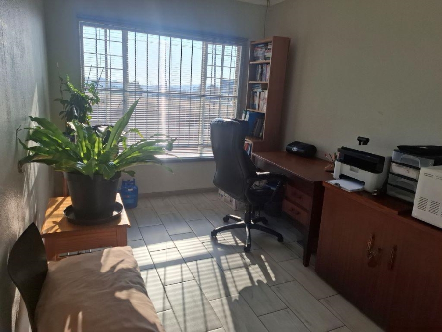 2 Bedroom Property for Sale in Noordheuwel Gauteng
