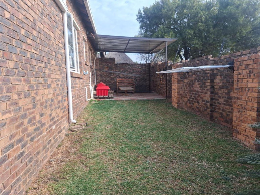 2 Bedroom Property for Sale in Noordheuwel Gauteng