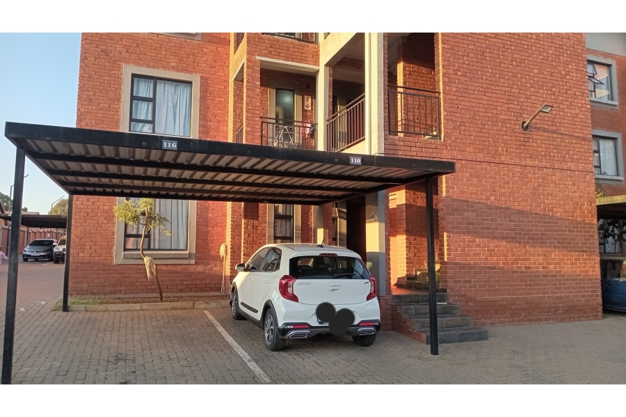 2 Bedroom Property for Sale in Witpoortjie Gauteng
