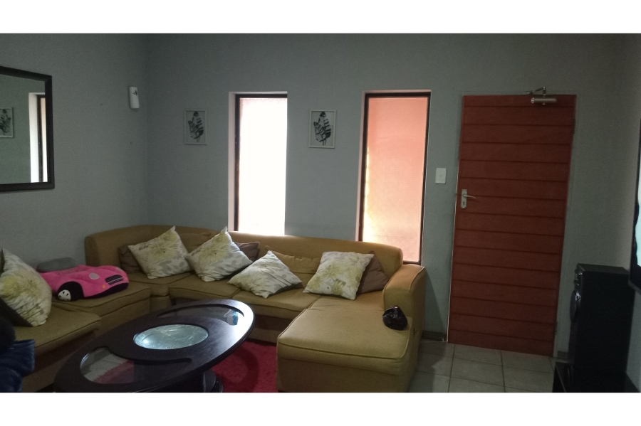 2 Bedroom Property for Sale in Witpoortjie Gauteng