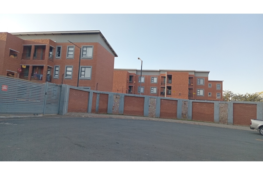 2 Bedroom Property for Sale in Witpoortjie Gauteng