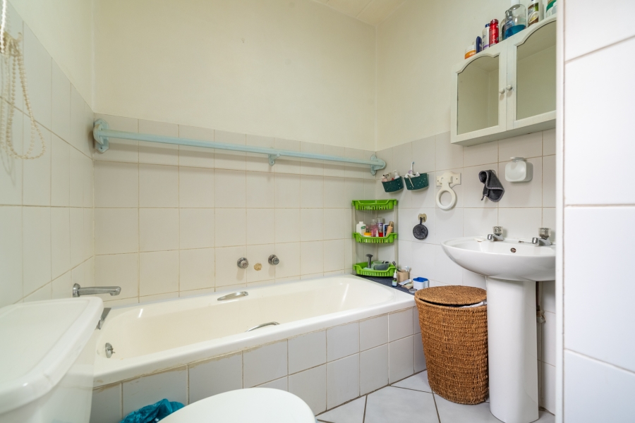 2 Bedroom Property for Sale in North Riding Gauteng