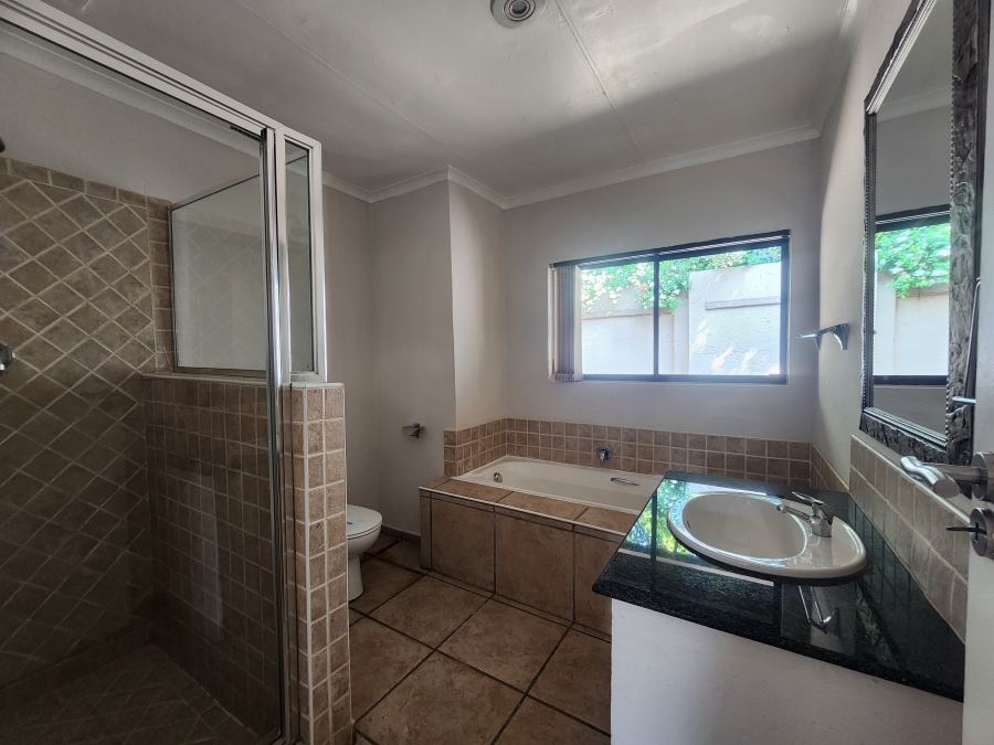 4 Bedroom Property for Sale in Fourways Gardens Gauteng