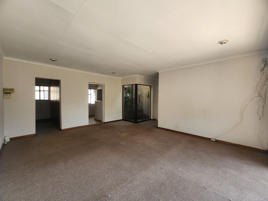 4 Bedroom Property for Sale in Fourways Gardens Gauteng
