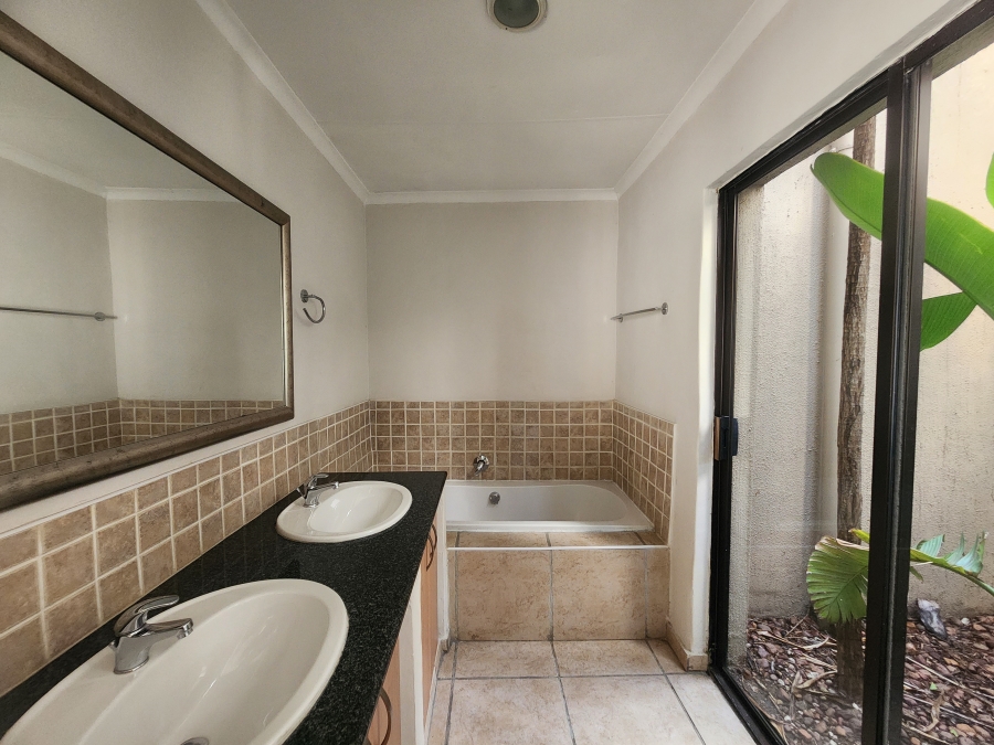 4 Bedroom Property for Sale in Fourways Gardens Gauteng