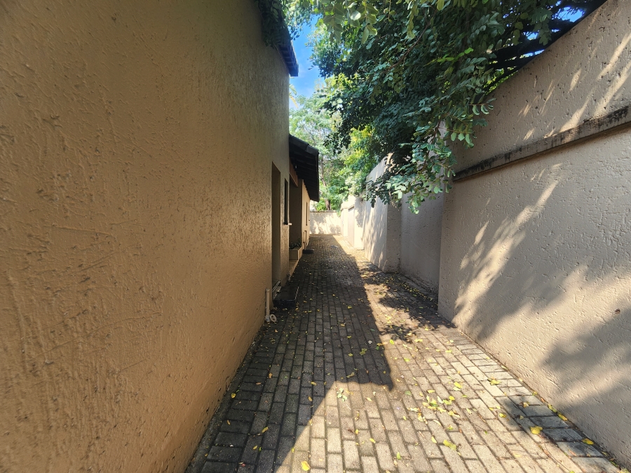 4 Bedroom Property for Sale in Fourways Gardens Gauteng