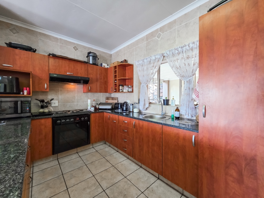 To Let 4 Bedroom Property for Rent in Moreleta Park Gauteng