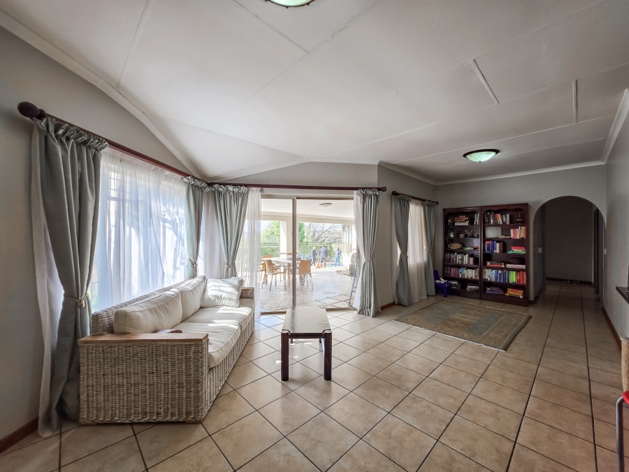 To Let 4 Bedroom Property for Rent in Moreleta Park Gauteng