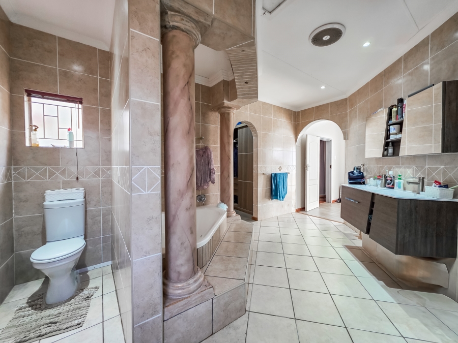 To Let 4 Bedroom Property for Rent in Moreleta Park Gauteng