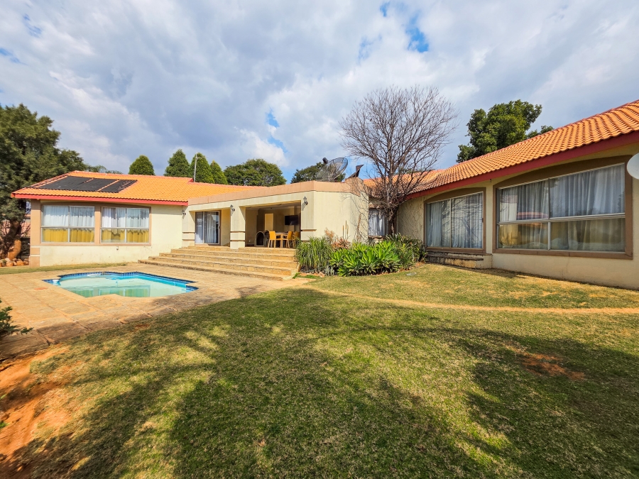To Let 4 Bedroom Property for Rent in Moreleta Park Gauteng