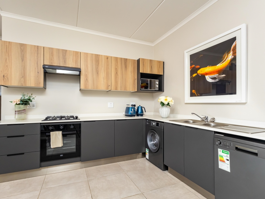 2 Bedroom Property for Sale in Glen Austin Gauteng
