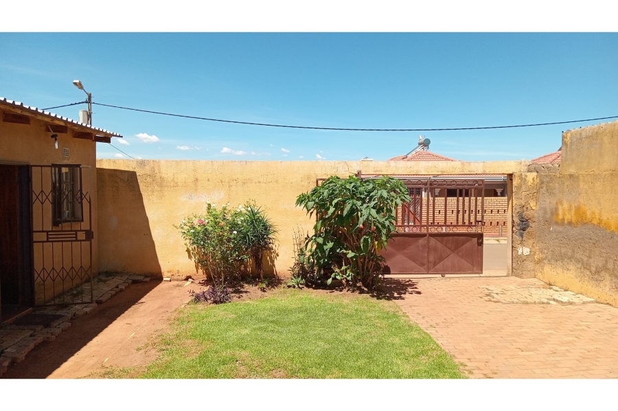 3 Bedroom Property for Sale in Tshepisong Gauteng