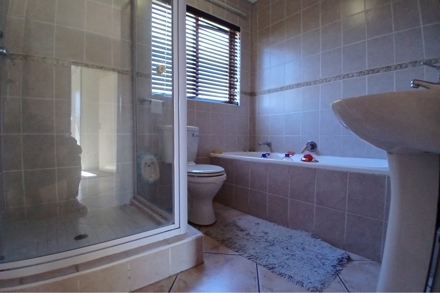 3 Bedroom Property for Sale in North Riding Gauteng