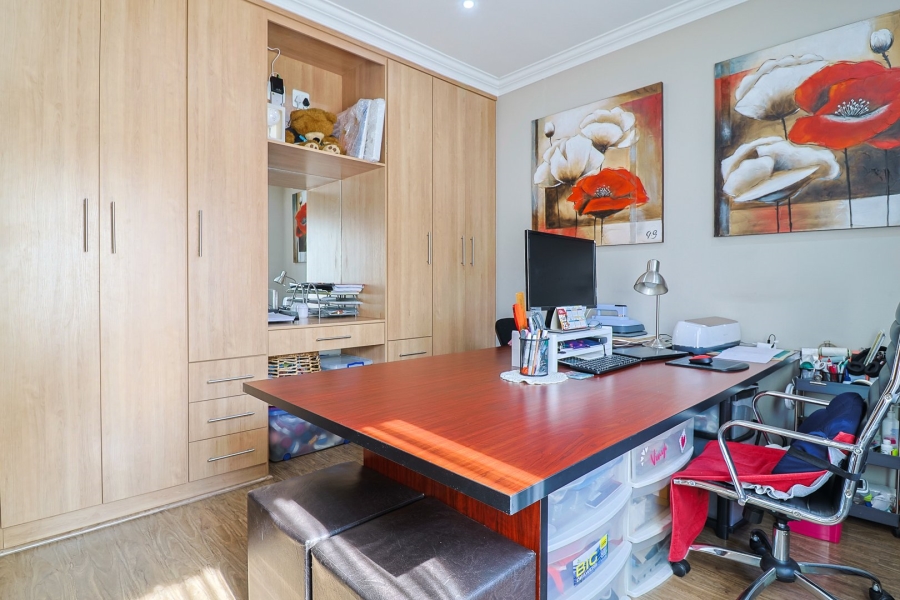 4 Bedroom Property for Sale in New Redruth Gauteng