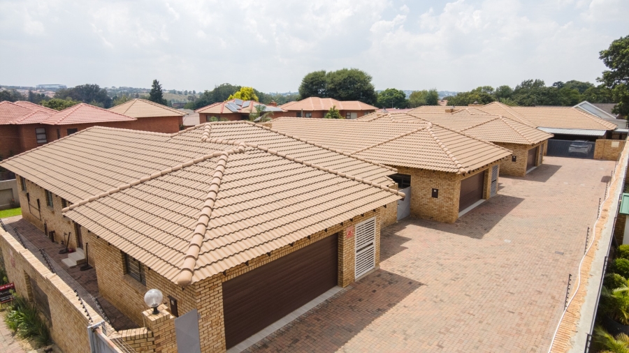 4 Bedroom Property for Sale in New Redruth Gauteng