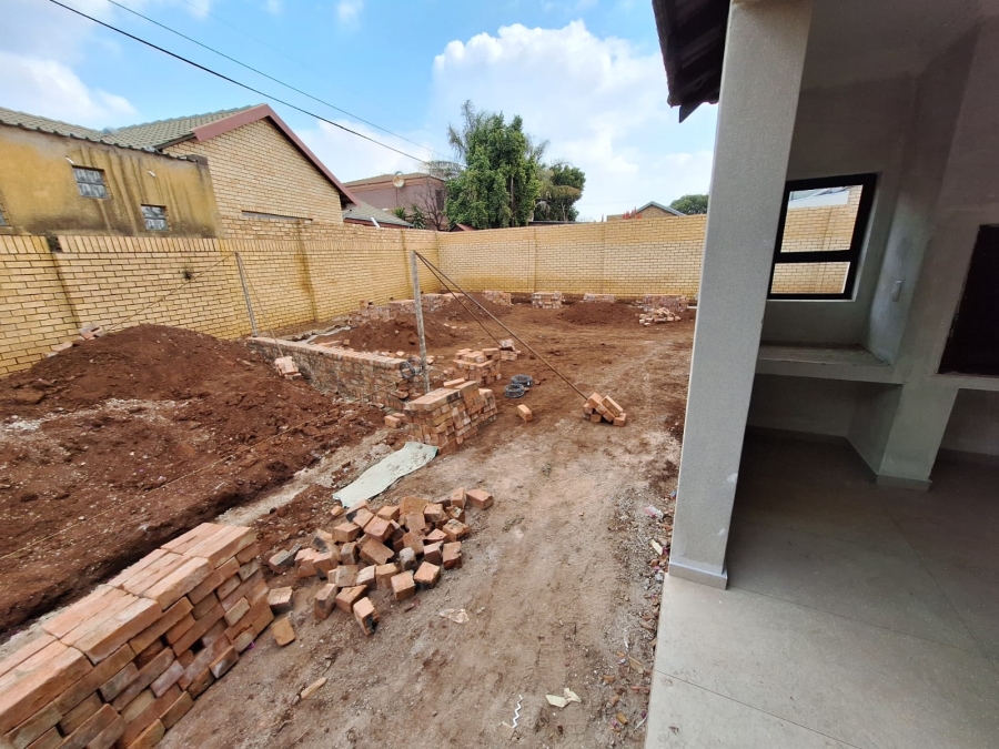 4 Bedroom Property for Sale in Wierdaglen Estate Gauteng