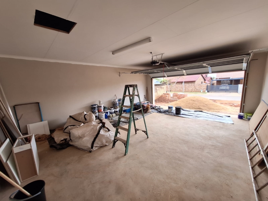 4 Bedroom Property for Sale in Wierdaglen Estate Gauteng