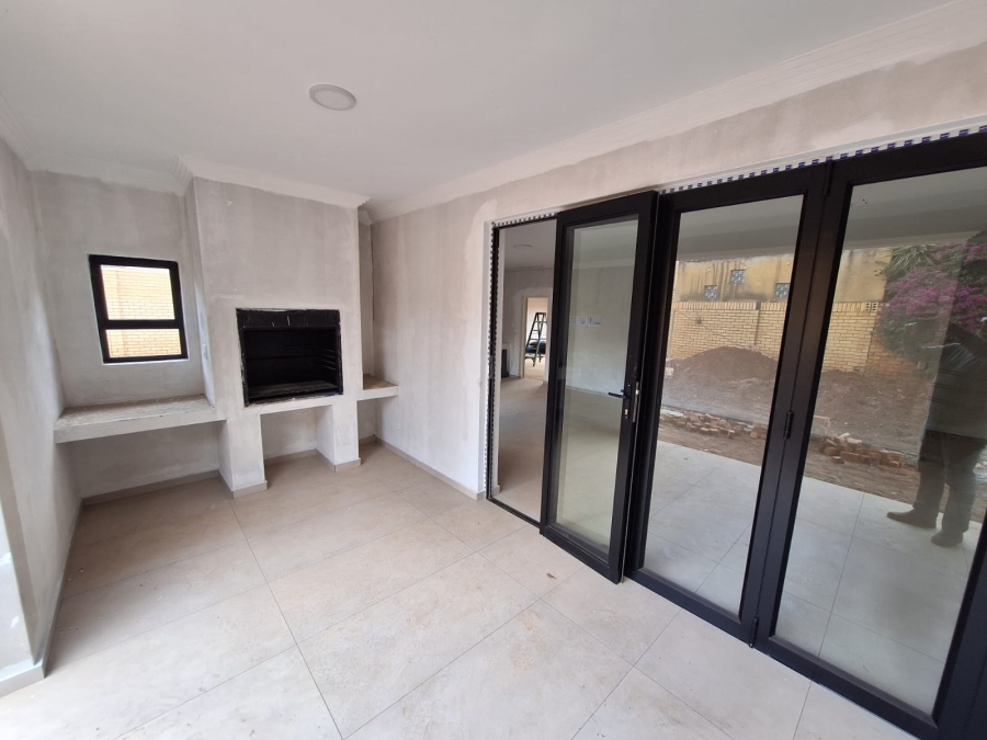 4 Bedroom Property for Sale in Wierdaglen Estate Gauteng