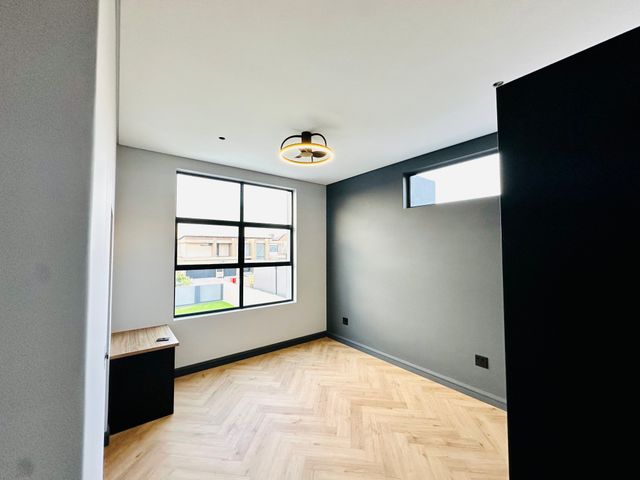 4 Bedroom Property for Sale in Midstream Heights Gauteng